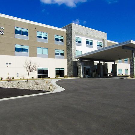 Holiday Inn Express & Suites Coldwater By Ihg Exterior foto