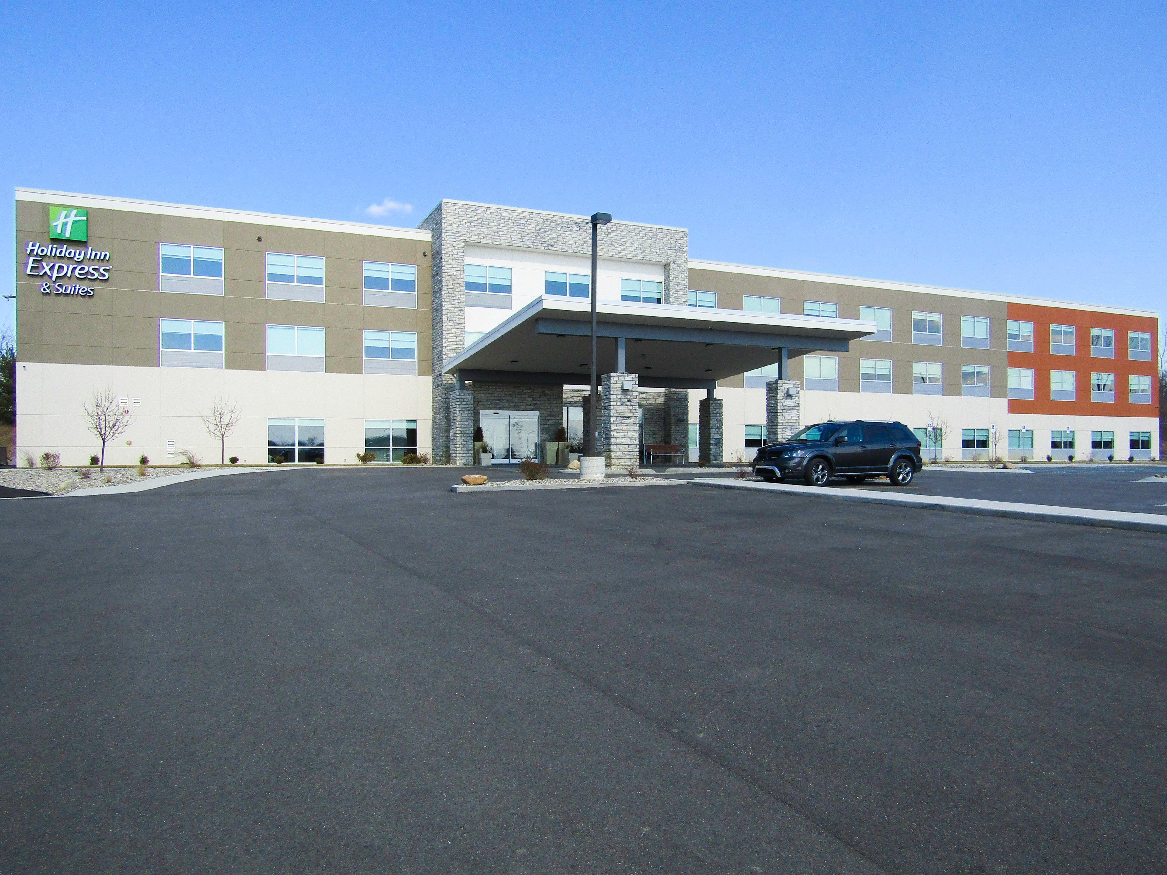 Holiday Inn Express & Suites Coldwater, An Ihg Hotel Exterior foto